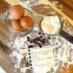 The card with flour in its creases