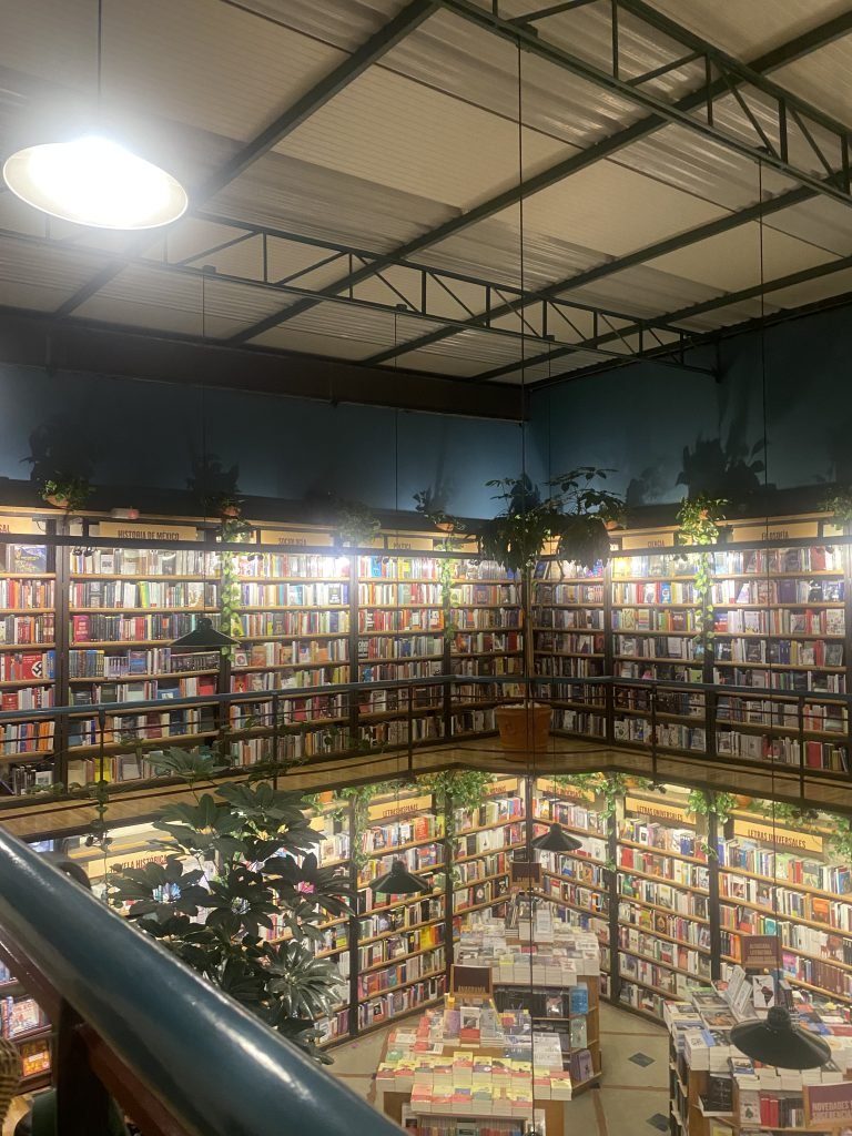 A reading room in the round